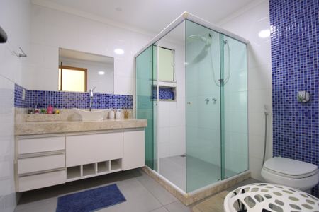 Casa de condomínio à venda com 250m², 3 quartos e 2 vagasBanheiro social 2