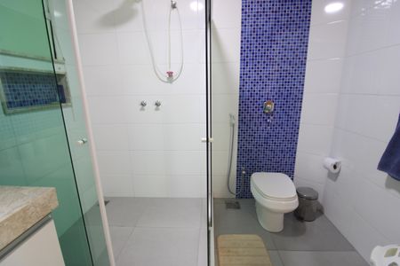 Casa de condomínio à venda com 250m², 3 quartos e 2 vagasBanheiro social 2