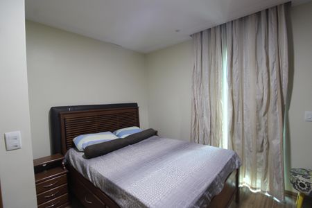 Casa de condomínio à venda com 250m², 3 quartos e 2 vagasQuarto 1