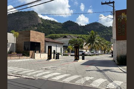 Casa de condomínio à venda com 250m², 3 quartos e 2 vagasFachada