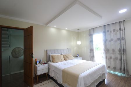 Casa de condomínio à venda com 250m², 3 quartos e 2 vagasSuíte