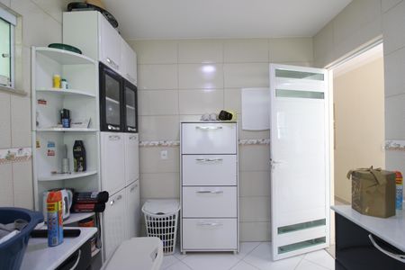 Casa de condomínio à venda com 250m², 3 quartos e 2 vagasÁrea de serviço