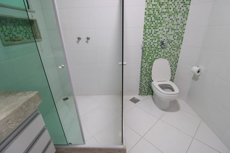 Casa de condomínio à venda com 250m², 3 quartos e 2 vagasBanheiro social 1