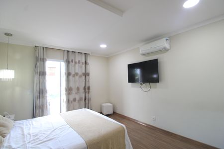 Casa de condomínio à venda com 250m², 3 quartos e 2 vagasSuíte