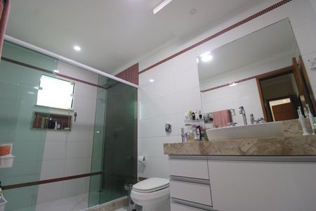 Casa de condomínio à venda com 250m², 3 quartos e 2 vagasBanheiro da suíte
