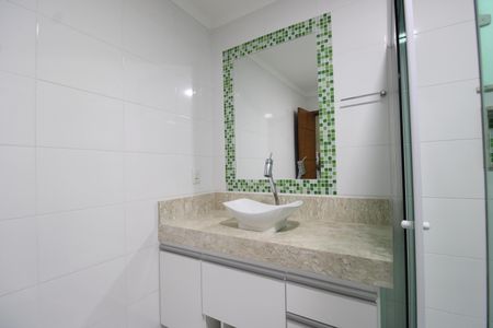 Casa de condomínio à venda com 250m², 3 quartos e 2 vagasBanheiro social 1