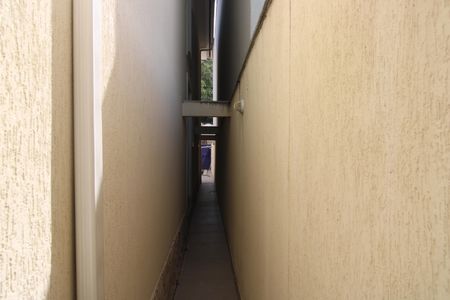 Casa de condomínio à venda com 250m², 3 quartos e 2 vagasLateral 2