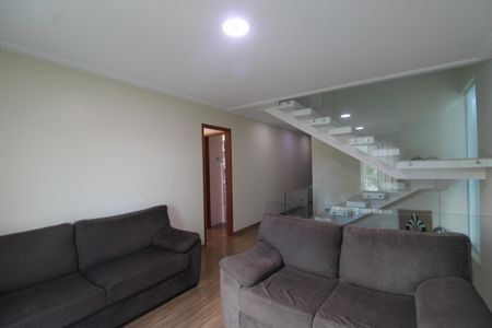 Casa de condomínio à venda com 250m², 3 quartos e 2 vagasSegundo andar