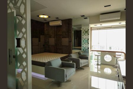 Studio à venda com 50m², 1 quarto e 1 vagaStudio - Sala