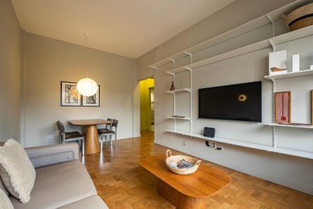 Sala de apartamento à venda com 2 quartos, 81m² em Cerqueira César, São Paulo