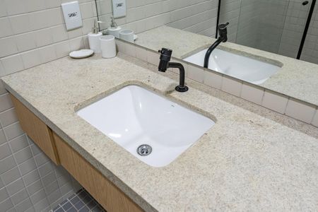 Apartamento à venda com 81m², 2 quartos e sem vagaBanheiro