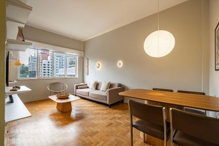 Sala de apartamento à venda com 2 quartos, 81m² em Cerqueira César, São Paulo