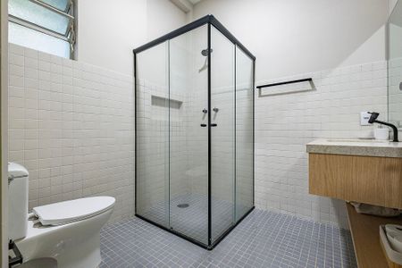 Apartamento à venda com 81m², 2 quartos e sem vagaBanheiro