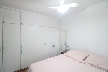 Apartamento à venda com 77m², 2 quartos e 2 vagasQuarto 1