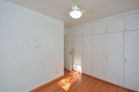 Apartamento à venda com 77m², 2 quartos e 2 vagas Apartamento à venda com 77m², 2 quartos e 2 vagasQuarto