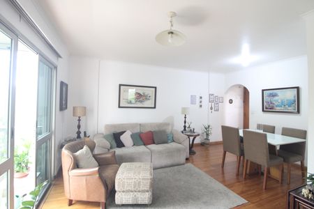 Apartamento à venda com 77m², 2 quartos e 2 vagasSala