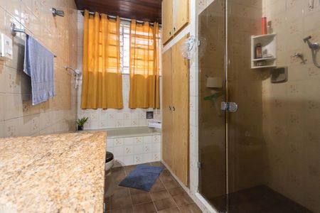Casa à venda com 300m², 3 quartos e 1 vagaBanheiro