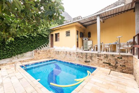Casa à venda com 300m², 3 quartos e 1 vagaQuintal