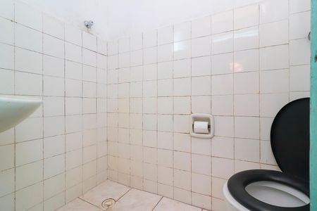 Banheiro de casa para alugar com 1 quarto, 62m² em Vila Verde, São Paulo