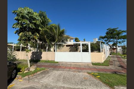 Casa de condomínio para alugar com 166m², 3 quartos e 2 vagas Casa de condomínio para alugar com 166m², 3 quartos e 2 vagasÁrea externa