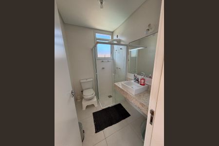 Casa de condomínio para alugar com 166m², 3 quartos e 2 vagas Casa de condomínio para alugar com 166m², 3 quartos e 2 vagasBanheiro