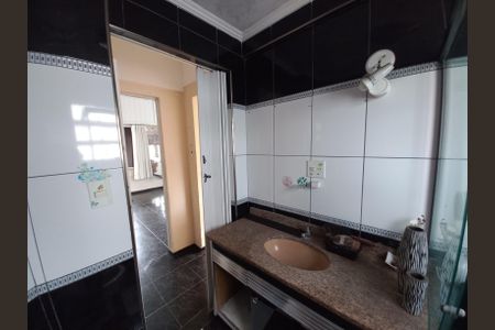 Banheiro de apartamento para alugar com 1 quarto, 43m² em Centro, São Vicente