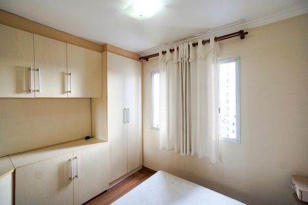 Apartamento à venda com 60m², 2 quartos e 1 vagaQuarto 02