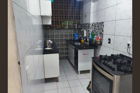 Cozinha de casa de condomínio para alugar com 2 quartos, 58m² em Campo Alegre, Nova Iguaçu