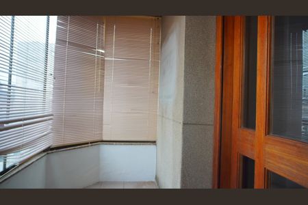 Apartamento à venda com 111m², 3 quartos e 1 vagaVaranda da suite 