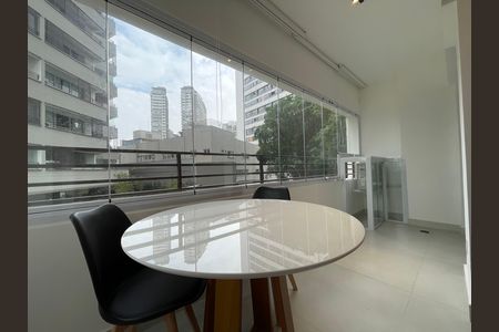 Apartamento para alugar com 34m², 1 quarto e sem vaga Apartamento para alugar com 34m², 1 quarto e sem vagaVaranda