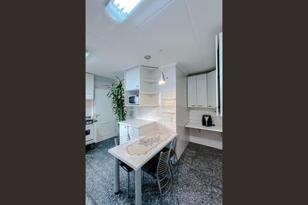 Apartamento para alugar com 148m², 3 quartos e 3 vagasCozinha