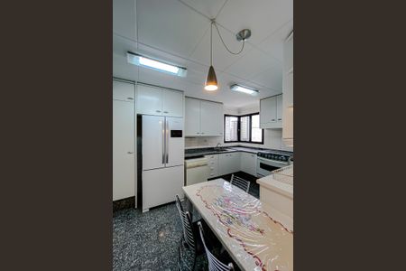 Apartamento para alugar com 148m², 3 quartos e 3 vagasCozinha