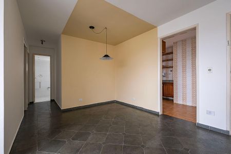 Apartamento para alugar com 75m², 2 quartos e 1 vagaSala