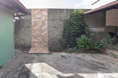 Casa à venda com 180m², 3 quartos e 2 vagas Casa à venda com 180m², 3 quartos e 2 vagasQuintal