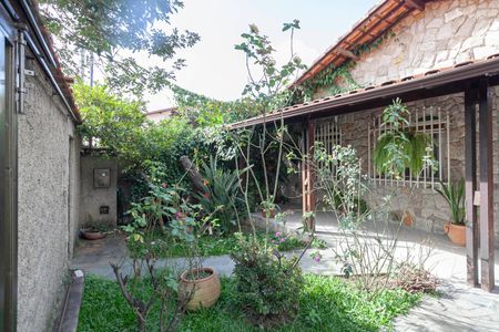 Casa à venda com 180m², 3 quartos e 2 vagasJardim