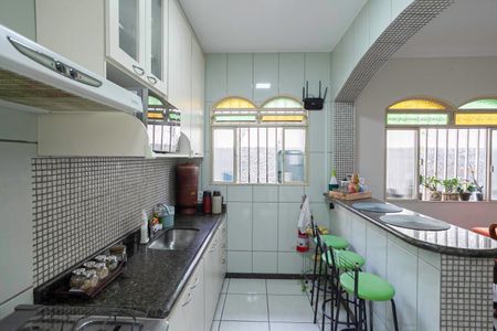 Casa à venda com 180m², 3 quartos e 2 vagas Casa à venda com 180m², 3 quartos e 2 vagasCozinha