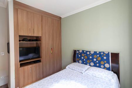 Casa à venda com 180m², 3 quartos e 2 vagas Casa à venda com 180m², 3 quartos e 2 vagasQuarto 2