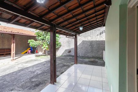 Casa à venda com 180m², 3 quartos e 2 vagasQuintal