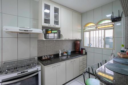 Casa à venda com 180m², 3 quartos e 2 vagasCozinha