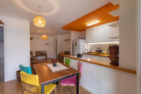 Apartamento para alugar com 70m², 2 quartos e 2 vagasSala