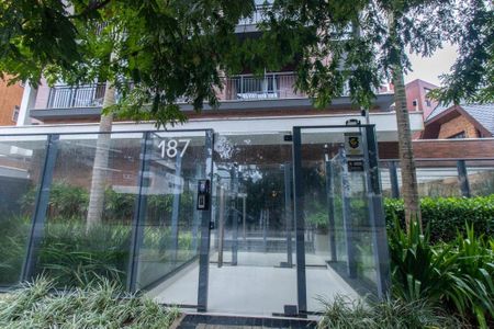 Apartamento para alugar com 70m², 2 quartos e 2 vagasFachada do Condomínio