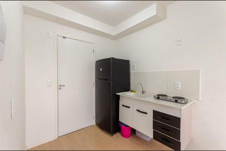 Cozinha de kitnet/studio para alugar com 1 quarto, 18m² em Jardim Jaragua, São Paulo