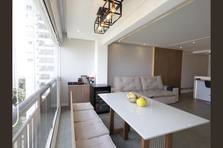 Apartamento à venda com 69m², 2 quartos e 2 vagasSala