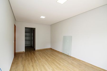 Casa de condomínio para alugar com 340m², 4 quartos e 8 vagasSuíte 3