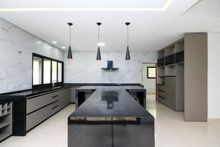 Casa de condomínio para alugar com 340m², 4 quartos e 8 vagasCozinha Americana