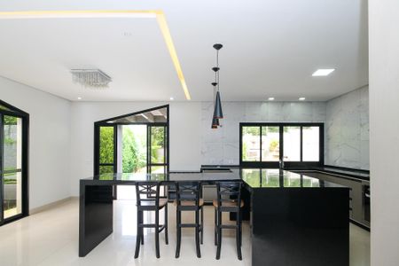 Casa de condomínio para alugar com 340m², 4 quartos e 8 vagasCozinha Americana