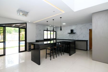 Casa de condomínio para alugar com 340m², 4 quartos e 8 vagasCozinha Americana