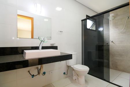 Casa de condomínio para alugar com 340m², 4 quartos e 8 vagasBanheiro Suíte 4