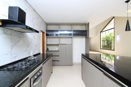 Casa de condomínio para alugar com 340m², 4 quartos e 8 vagasCozinha Americana