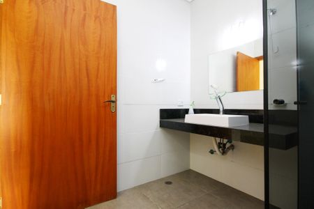 Casa de condomínio para alugar com 340m², 4 quartos e 8 vagasBanheiro Suíte 1